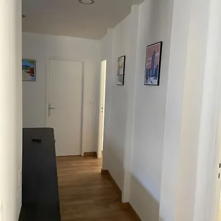 Spacieux Centre Gare Visitation Apartmán *